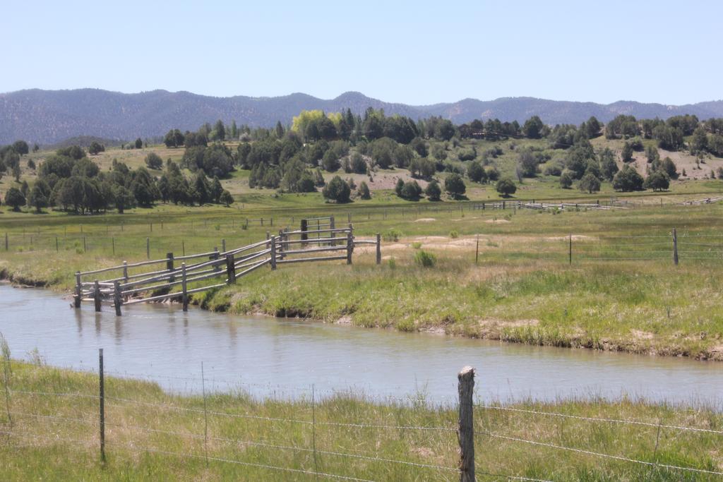 Farm stay Sevier River Ranch & Cattle Company Hatch
